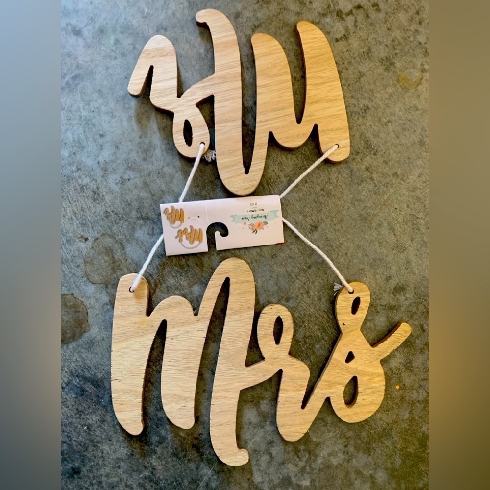Wooden 'Mr & Mrs' Wedding Banner, New